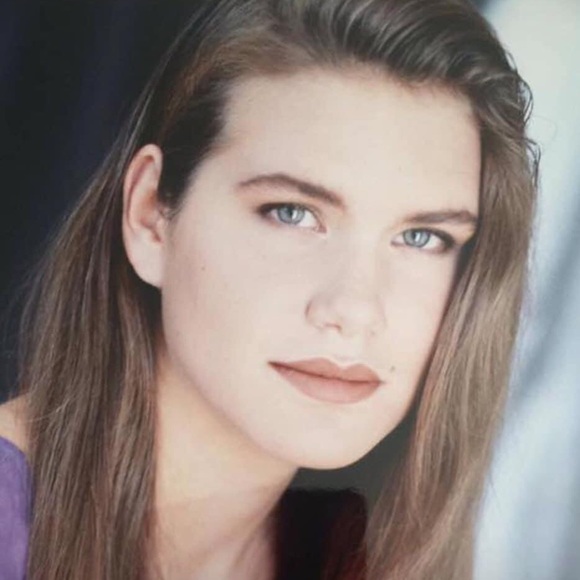 Meet your Posher, Jenny - Picture 1 of 2